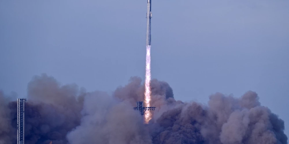 "Starship" veikusi veiksmīgu izmēģinājuma lidojumu.