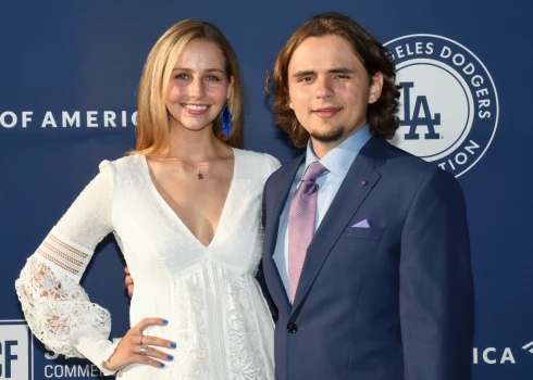 Maikla Džeksona vecākais dēls Prinss paziņojis par saderināšanos ar savu ilggadējo mīļoto Molliju Širmangu