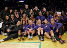 Fīniksas "Mercury" turpina krāt uzvaras bez Kitijas Laksas palīdzības