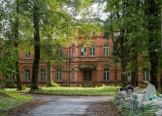 Labiekārto parku bijušās sanatorijas "Mežciems" teritorijā