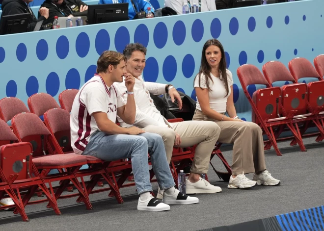 FOTO: hokeja leģenda Jaromīrs Jāgrs Rīgā apmeklē savas dzimtenes spēli "EuroBasket"