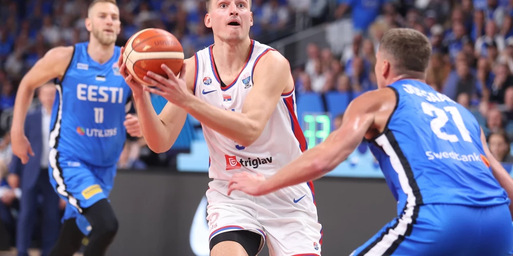 Serbijas vīriešu basketbola izlase trešdien Rīgā Eiropas čempionāta finālturnīru uzsāka ar uzvaru mačā ar Igaunijas izlasi.