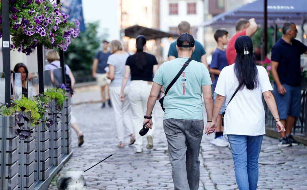 Puse no strādājošajiem uztraucas par savu labklājību vecumdienās