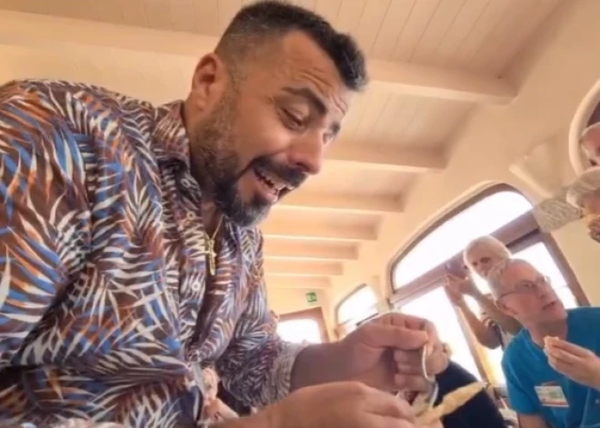 VIDEO: Roberto Meloni pārsteidz latviešus ar Latvijā aizliegtu Sardīnijas delikatesi