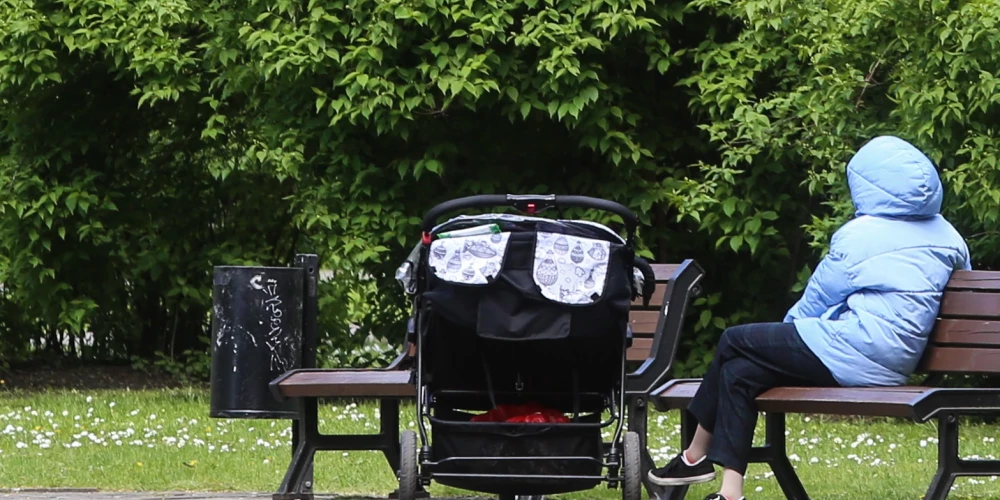 Vāc parakstus par mājokļa kredīta pamatsummas dzēšanu 15% apmērā par katru nākamo bērnu ģimenē.