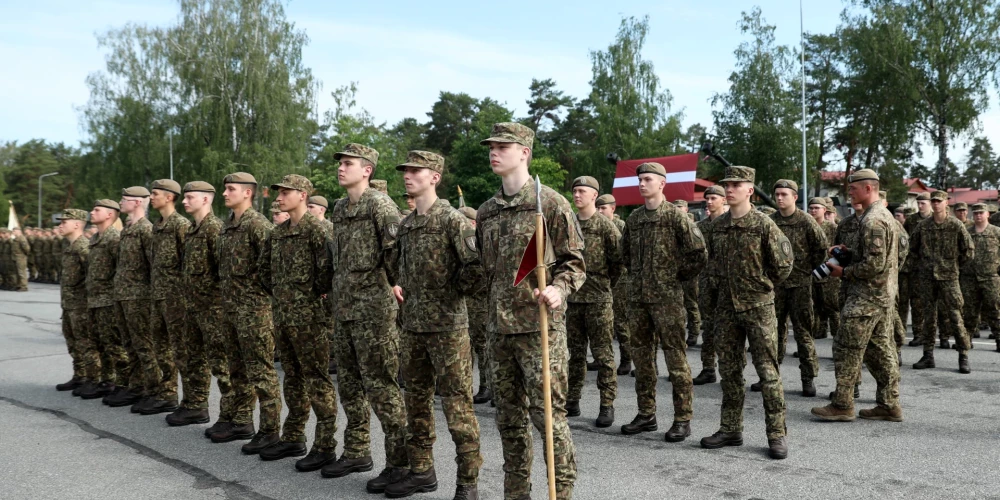 Valsts aizsardzības dienesta pirmā iesaukuma izlaidums Ādažu militārajā bāzē.