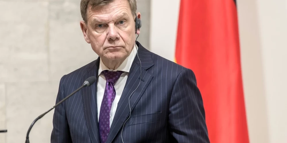 Йохан Вадефуль дослужился в армии до старшего лейтенанта.
