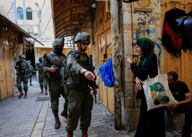 Zviedrija un Nīderlande aicina ES noteikt sankcijas gan Izraēlai, gan palestīniešu teroristu organizācijai "Hamas"