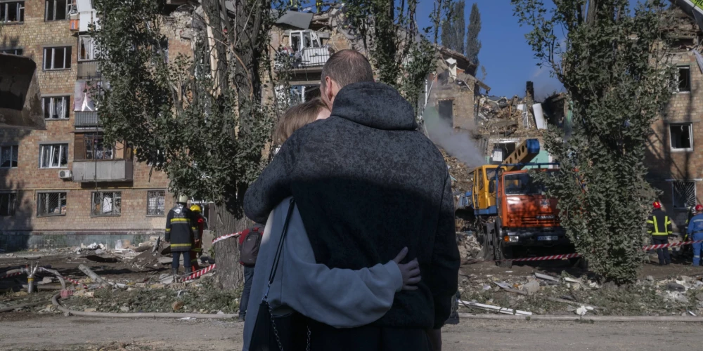 Пятиэтажное жилое здание в Дарницком районе было разрушено в результате ракетного удара России.