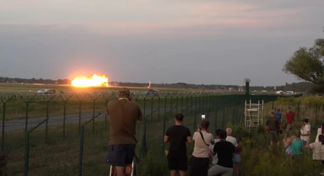 F-16 avārijas brīdis (ekrānuzņēmums no video)