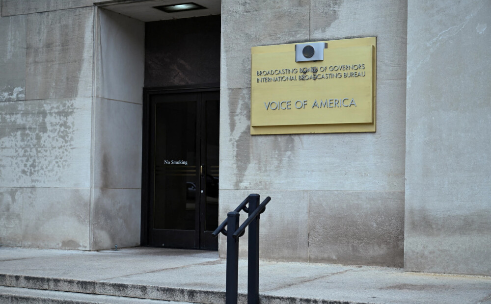 ASV federālais tiesnesis bloķē "Amerikas Balss" direktora atlaišanu