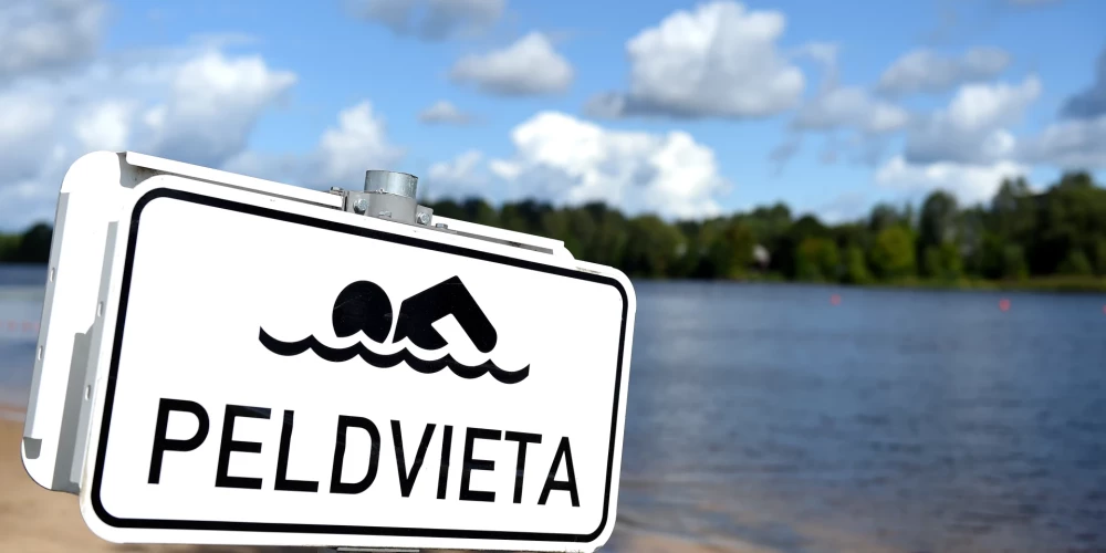 Rīgas peldvietās ūdens atdzisis līdz plus 15, plus 18 grādiem. 