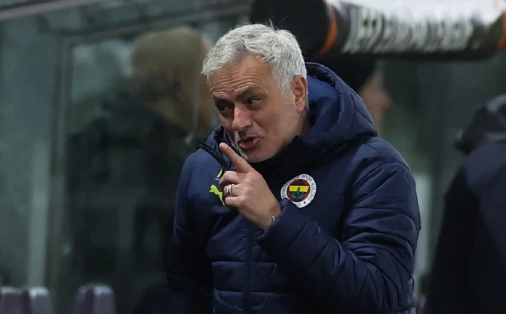 Turcijas futbola klubs "Fenerbahce" atlaiž titulēto treneri Žuzē Mourinju