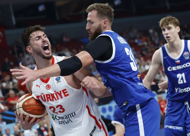 Čehi parāda Turcijai lielu pretestību. Šengins un Osmans tomēr nokārto favorītu uzvaru