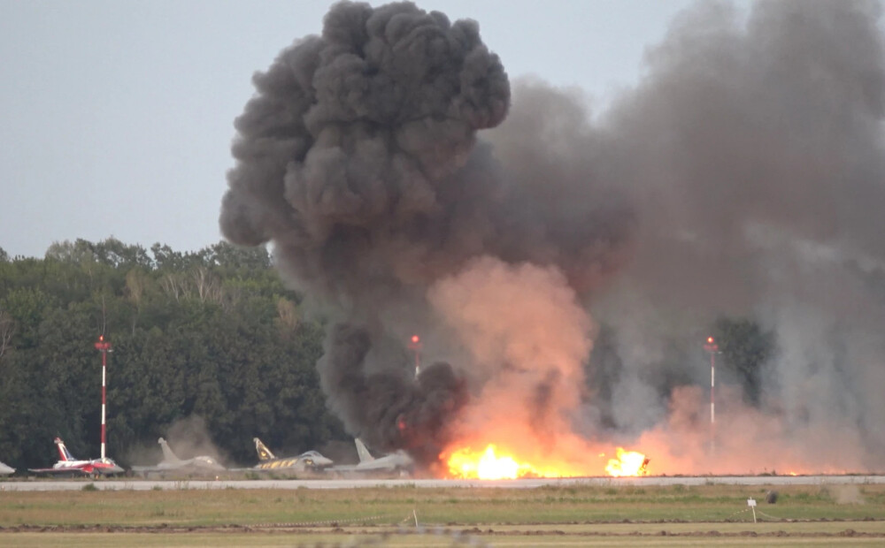 Eksperts skaidro iespējamos iemeslus, kāpēc, gatavojoties aviošovam, avarēja iznīcinātājs F-16