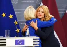 "Вы делаете впечатляющую работу": глава Еврокомиссии Урсула фон дер Ляйен в Латвии встретилась с Эвикой Силиней