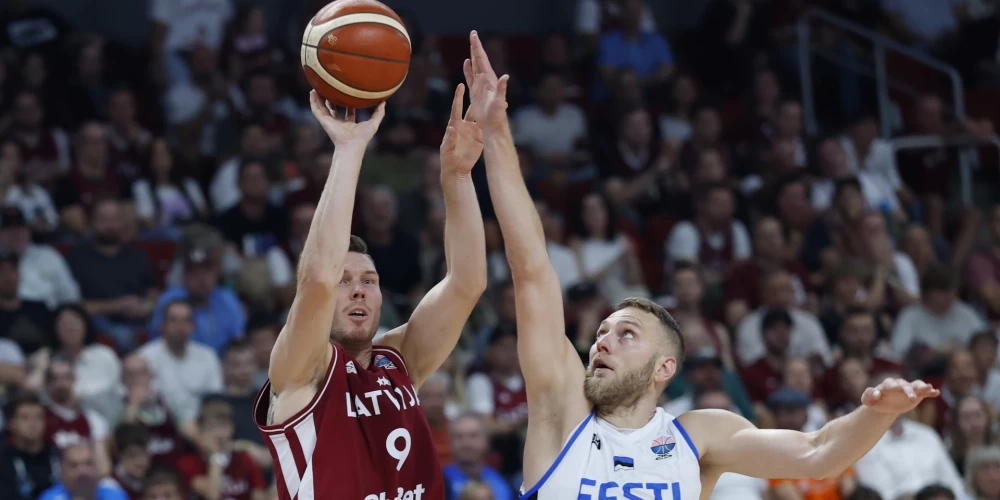Latvijas basketbolisti Eiropas čempionāta mačā ar Igauniju otrajā puslaikā daudz nepievērsa uzmanību tiesnešu lēmumiem, sarunā ar žurnālistiem teica valstsvienības kapteinis Dairis Bertāns.
