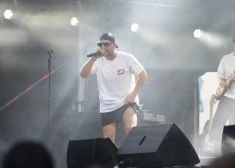 FOTO: "Tas ir tas Stils, Stils, Stils!" – pēc spēles pret Igauniju fanus priecēja Ozols