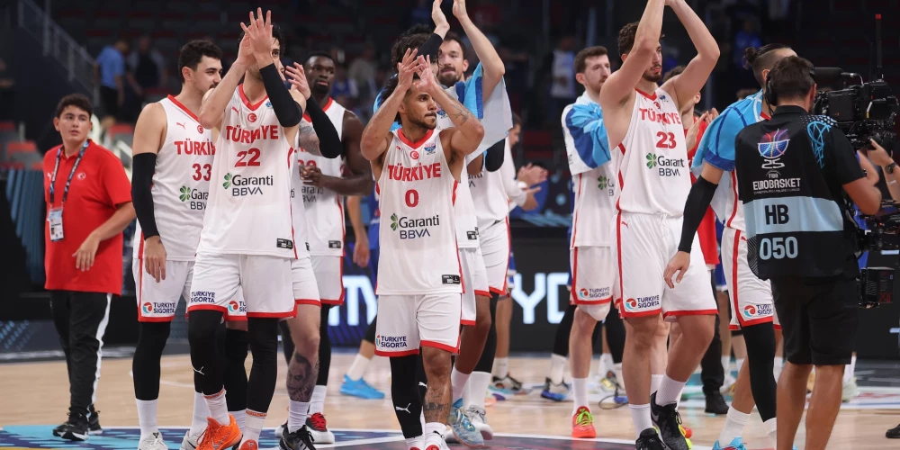 Turcijas basketbola izlase ir komanda, kas pārstāv Turciju tādās starptautiskās basketbola sacensībās kā Olimpiskās spēles, Pasaules čempionāts un Eiropas čempionāts. 