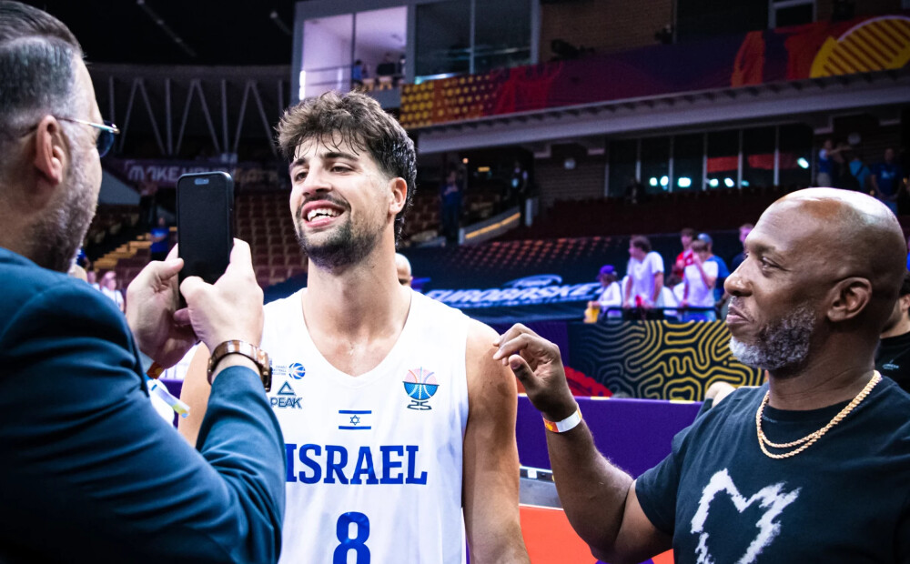 Izraēlas basketbola zvaigzne pazaudē pusi zoba un atzīst: "Tas bija tā vērts"