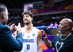 Izraēlas basketbola zvaigzne pazaudē pusi zoba un atzīst: "Tas bija tā vērts"