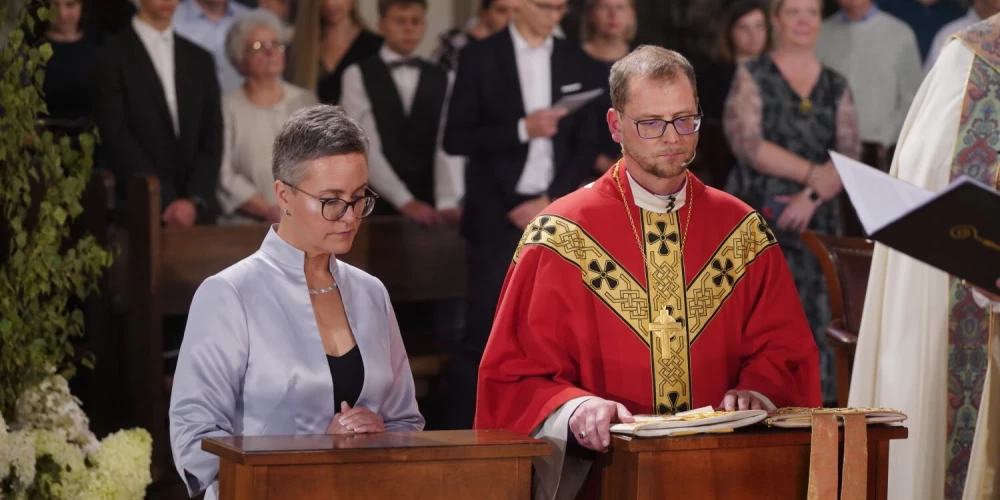Rinalds Grants iesvētīts luterāņu arhibīskapa amatā.