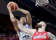 Itālijas basketbolisti aptur Gruzijas sparu, Beļģija dramatiskā galotnē uzvar Islandi