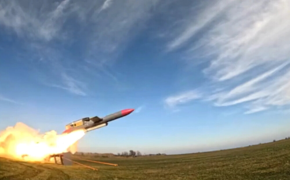 Ukrainā saražota pirmā tāla darbības raķete “Flamingo"
