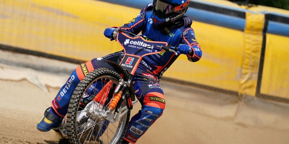 Ļebedevam devītā vieta sezonas pirmspēdējā "Grand Prix" posmā.