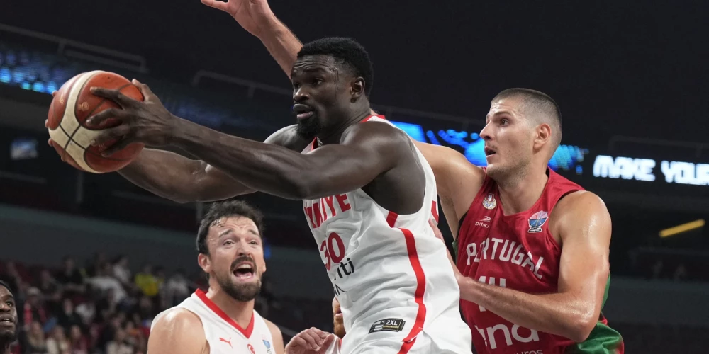 Turcijas basketbolisti grauj Portugāli un nodrošina dalību astotdaļfinālā.