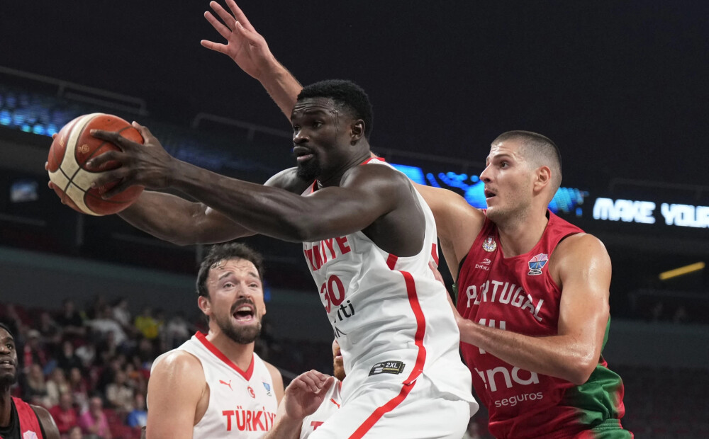 Turcijas basketbolisti pārspēj Portugāli un iekļūst astotdaļfinālā