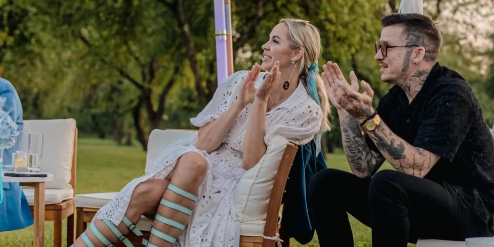 Aģentūras "Dace" rīkotā iedvesmas pasākumā TV personība un influencere Katrīne Vasiļevska atklāja, ka būs dziedātāja Mika Dukura kāzās vedējmāte.