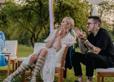 Katrīne Vasiļevska pošas par vedējmāti Mika Dukura kāzās