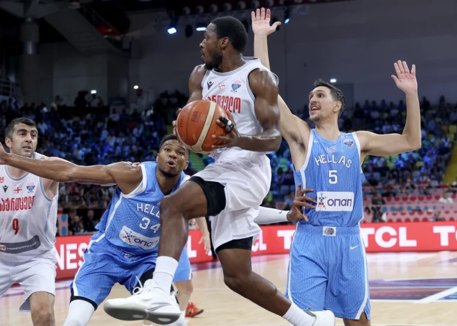 Grieķija izrēķinās ar Eiropas čempionus spāņus šokējušo Gruziju, bet Dončičs iekļūst vēsturē Slovēnijas pirmajā uzvarā