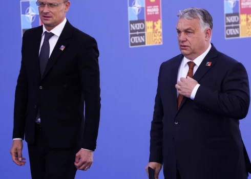 Ungārijas ārlietu ministrs Pēters Sijārto un premjerministrs Viktors Orbāns