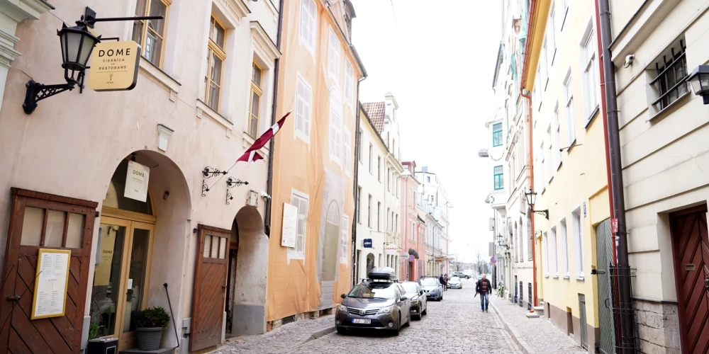 Чтобы оставить в Старой Риге машину на полный рабочий день, надо заплатить 61 евро. 