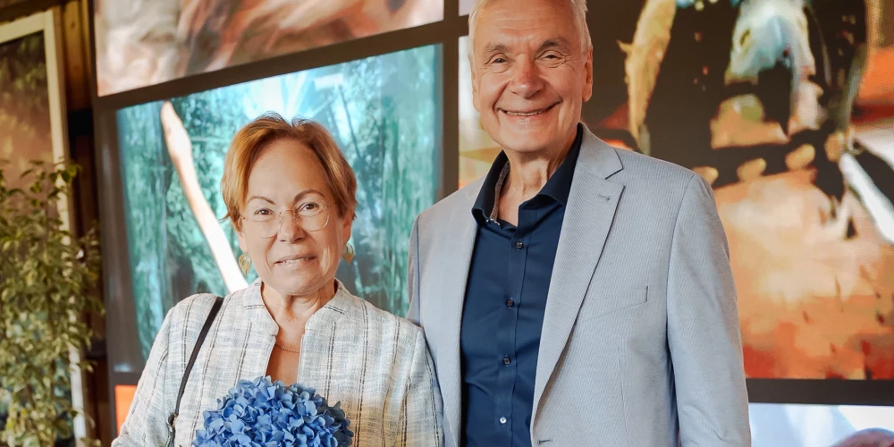 Pateicoties kaķiem, Ilze un Kārlis Šadurski nonākuši arī televīzijas raidījumā "Ķepa uz sirds", kļuvuši par tā draugiem un nesen bija uzaicināti nosvinēt “ķepu” 15. jubileju un 30. sezonas sākšanu. Uz ballīti abi bija devušies bez četrkājiem. 