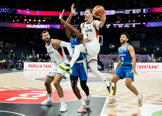 Vācijas basketbolisti Eiropas čempionāta mačā sagrauj Lielbritāniju
