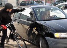 Nerimstošais konflikts: autovadītāji pret riteņbraucējiem