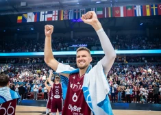 Luka Banki kritizē FIBA un Porziņģa šovs otrajā ceturtdaļā: Latvija izpilda pirmo uzdevumu "EuroBasket"