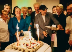 FOTO: Mihaila Čehova Rīgas Krievu teātrī nosvin detektīvspēles “Seši Šerloki” pirmizrādi
