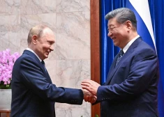 Sji Dzjiņpins pirmo reizi vienlaikus tiksies ar Vladimiru Putinu un Kimu Čenunu
