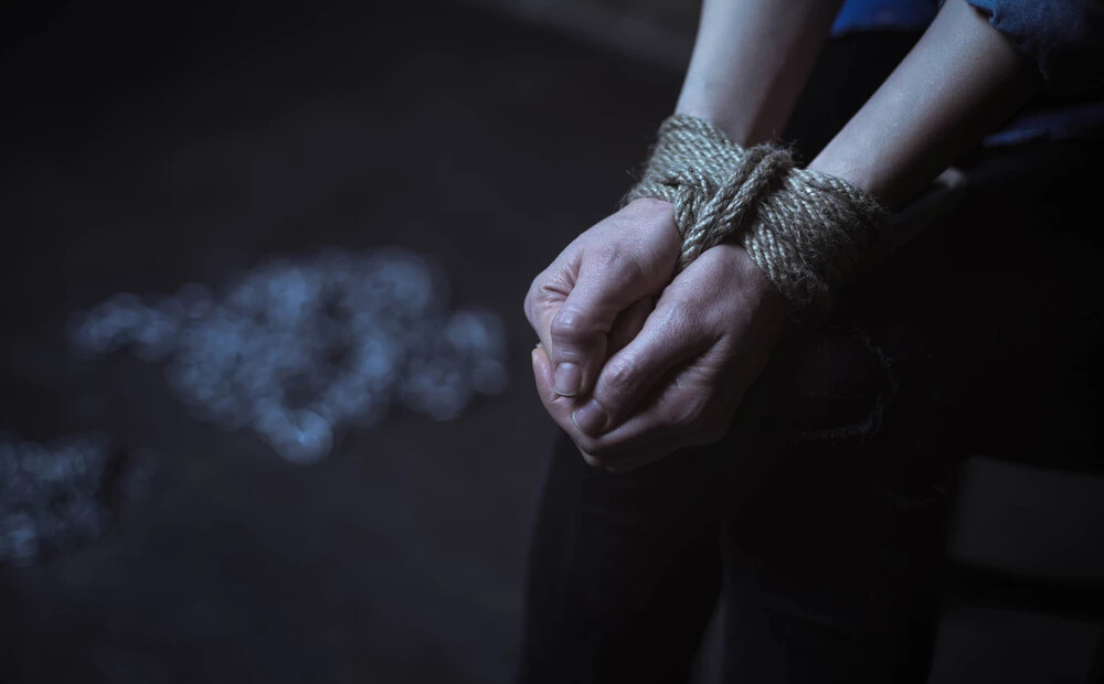 Rīgas apgabaltiesa palielina sodus par slepkavību un mēģinājumu izkrāpt īpašumu Saulkrastos