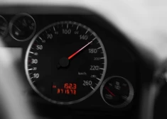 Исследование выявило, кто из латвийских автоводителей наиболее опасен для окружающих