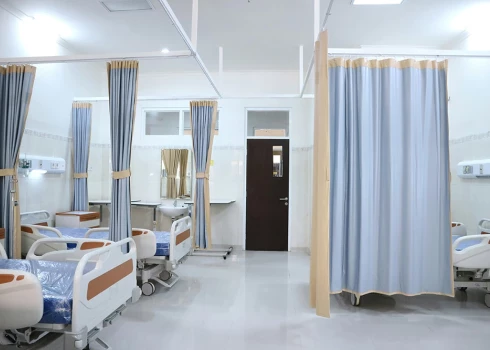 Medicīnas iestādes pastāvīgi gatavojas epidēmijām, pacientu uzņemšanai.