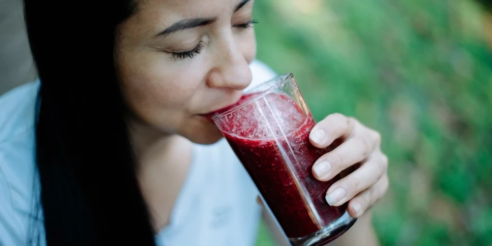 Pētījumi rāda, ka asinsspiediena uzlabojumus iespējams panākt, lietojot no 70 līdz 250 ml biešu sulas dienā (aptuveni vienu glāzi). 