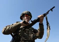 Eksperti: Ukraina netic Rietumu drošības garantijām un ir atradusi labāko veidu, kā sevi aizsargāt