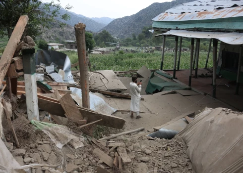 Afganistānā zemestrīcē bojāgājušo skaits pārsniedz 1400. 