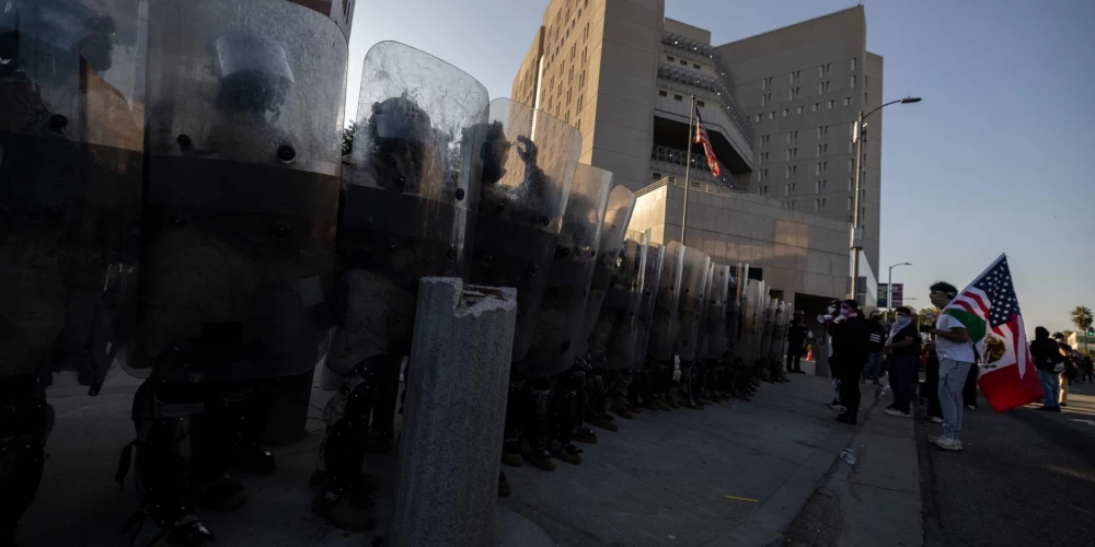 ASV jūras kājinieki un Nacionālā gvarde Losandželosā