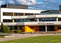 Kā var pieteikt nodarbībām, ja nezina, cikos beigsies stundas, jautā māmiņa.